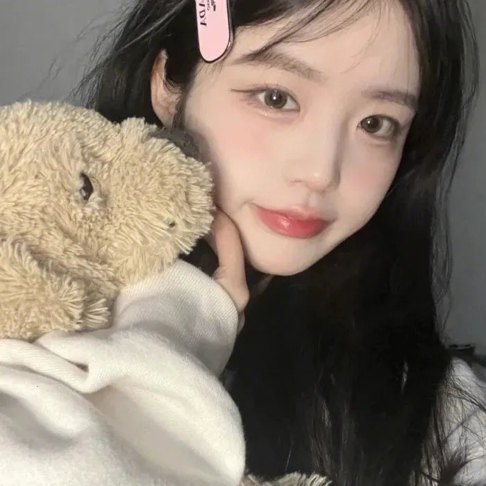 绿衣女子